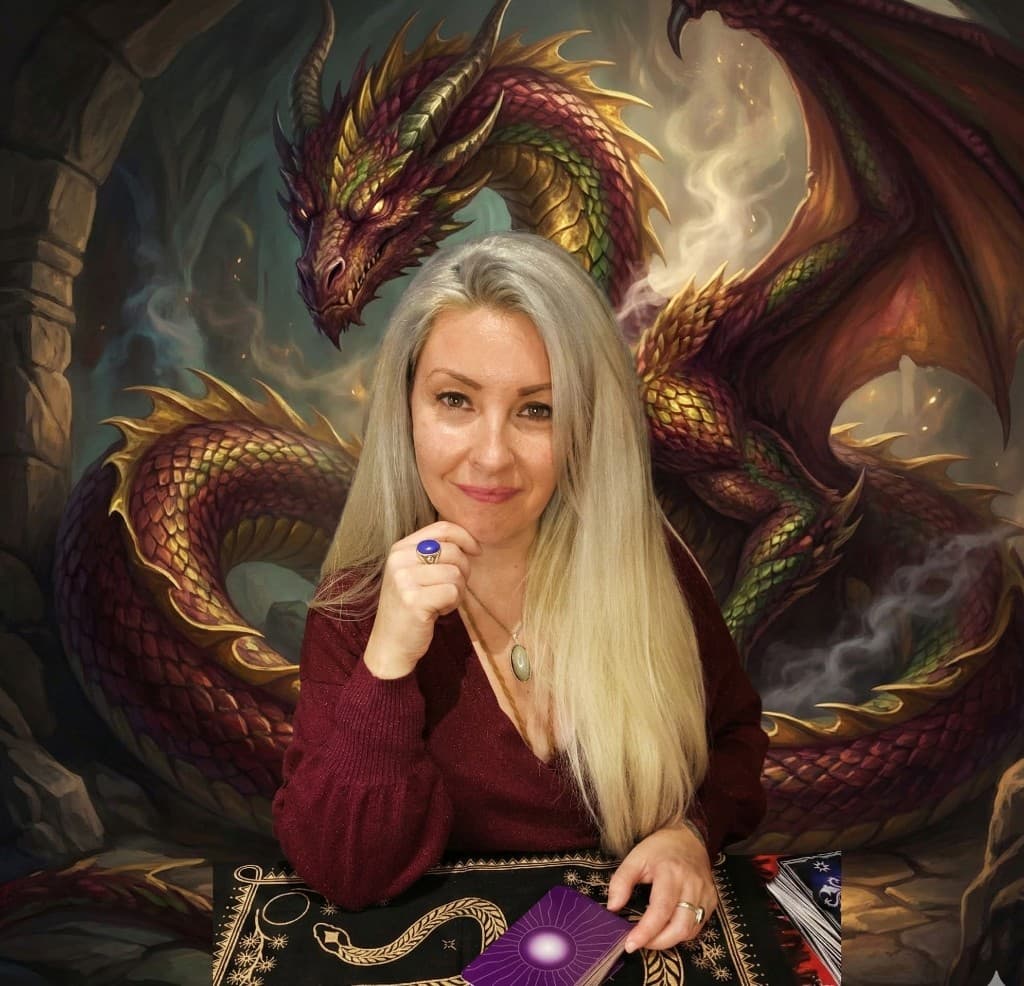 Jess, Tarot Reader and Dragon Reiki Practitioner